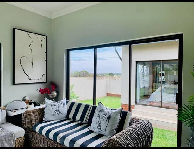 3 BEDROOM PROPERTY TO RENT IN MIDSTREAM HILL